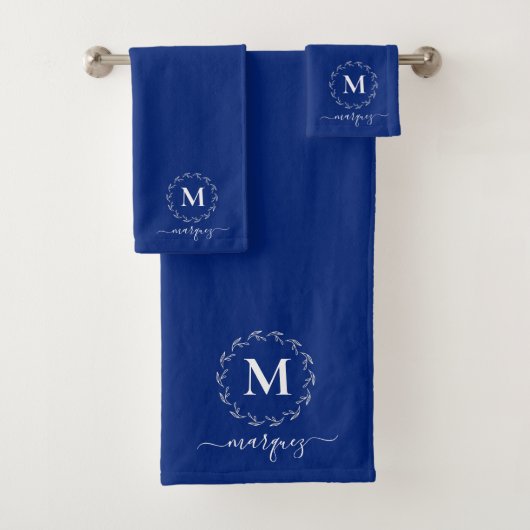 Elegant Royal Blue Personalisiert Wreath Monogram Badhandtuch Set (Insitu)