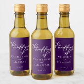 Elegant Royal Lila Wedding Personalisiert Mini Weinetikett (Flaschen)