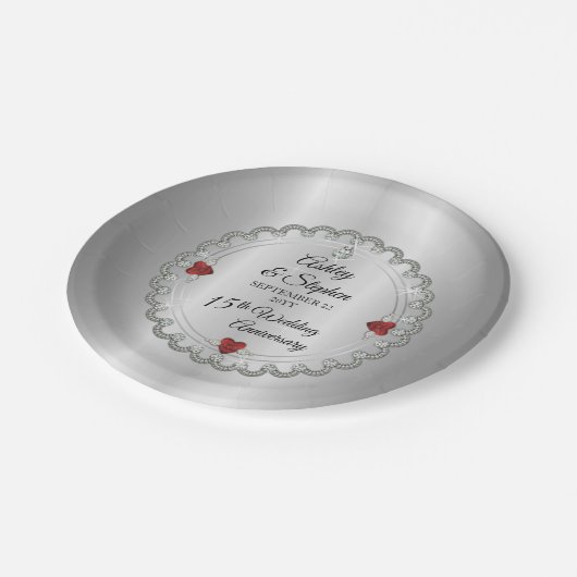 Elegant Ruby | Diamanten 15. Hochzeitstag Pappteller (Schrägansicht)