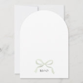 Elegant Sage Green Bow Monogram Arch Wedding Einladung (Rückseite)