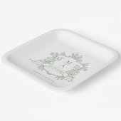 Elegant Sage Green  Floral Crest Monogram Wedding Pappteller (Gewinkelt)