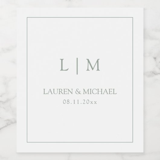 Elegant Sage Green Monogram Typografy Wedding Weinetikett (Einzelnes Label)