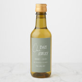 Elegant Sage Green Wedding Rehearsal Dinner  Weinetikett (Vorderseite)