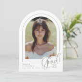 Elegant Sage Simple Foto 2025 Grad Ankündigung (Stehend Vorderseite)