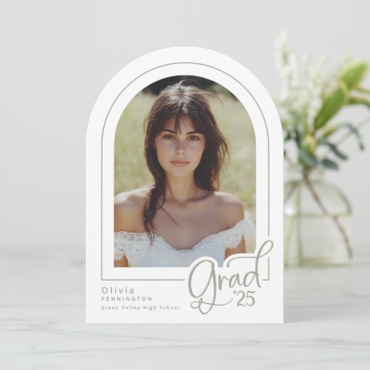 Elegant Sage Simple Foto 2025 Grad Ankündigung (Stehend Vorderseite)