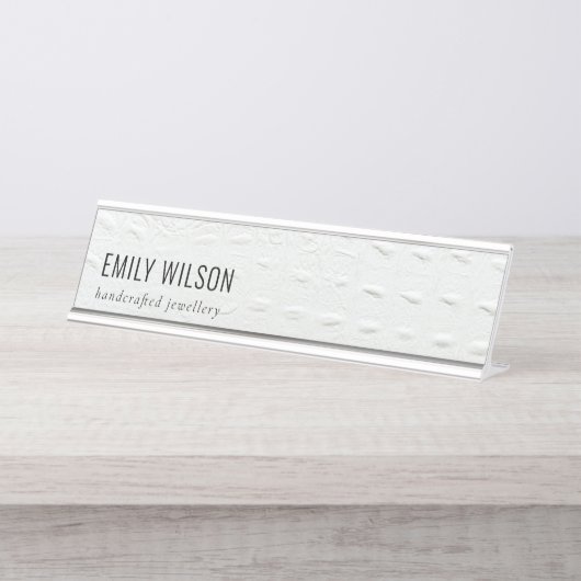 Elegant schlicht elfenbeinfarbene Ledertextur Schreibtischnamensplakette (Vorderseite )