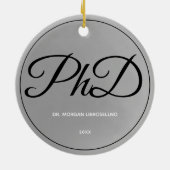 Elegant schlichter Silver PhD-Abschluss Jahr Keramik Ornament (Hinten)