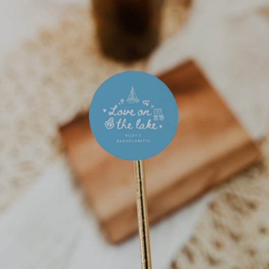 Elegant Script Blue Lake Bachelorette Party Runder Aufkleber