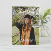 Elegant Script Custom Photo Graduation Einladung (Stehend Vorderseite)