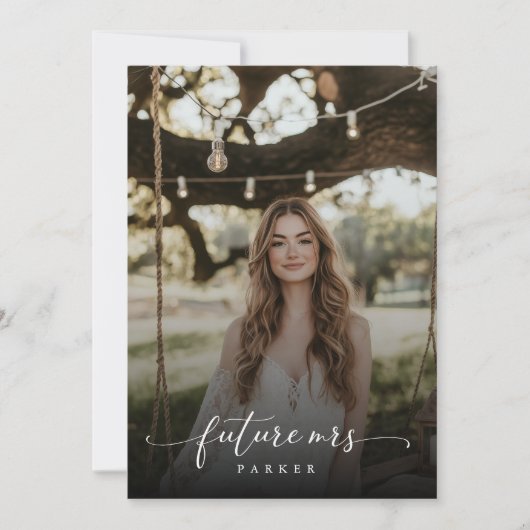 Elegant Script Future Mrs. Brautparty Foto Einladung (Vorderseite)