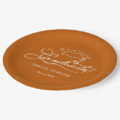 Elegant Script Grad Cap Burnt Orange Abschluss Pappteller (Schrägansicht)