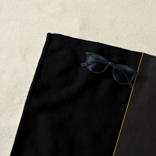 Elegant Script Monogram Black & Gold Strandtuch (Beispiel)