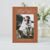 Elegant Script Typography Dots Wedding Terracotta Dankeskarte (Stehend Vorderseite)