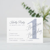 Elegant Script Violet Baby's 1st Birthday Baptism RSVP Karte (Stehend Vorderseite)