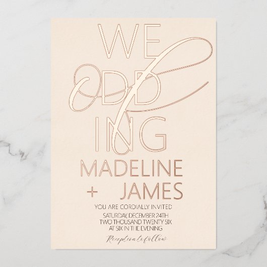 ELEGANT Scripting Rustic Tan Wedding Folieneinladung (Vorderseite)
