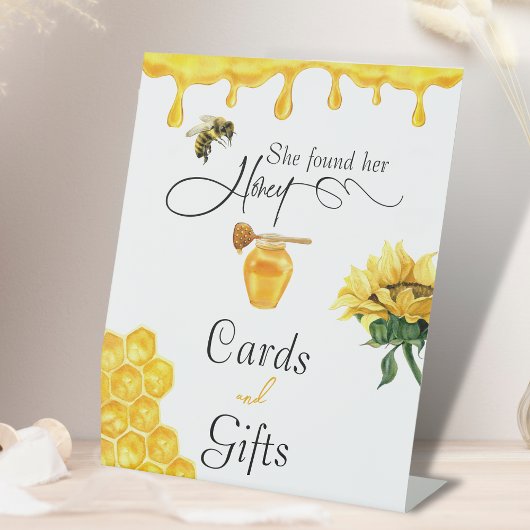 Elegant She fand ihr Honey Bee Brautparty Sockelschild