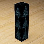 Elegant Shiny Metallic Blue Black Christmas Tree Weinbox<br><div class="desc">Elegante dekorative Metallic Blau und Schwarz Frohe Weihnachtsbaum Muster Feiertage Jahreszeit Weingeschenk Box</div>