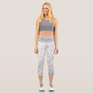 Elegant Silver Confetti auf Weiß Personalisiert Capri Leggings
