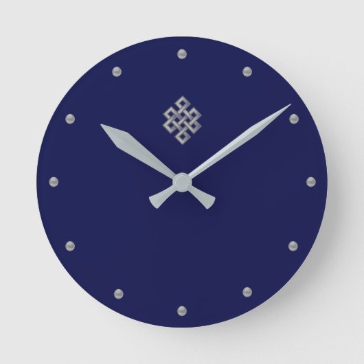 Elegant silver gray endless knot on navy blue runde wanduhr (Vorderseite)