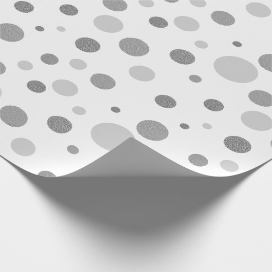 Elegant Silver Polka Dots Geschenkpapier (Ecke)