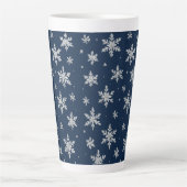 Elegant Silver Snowflake | Winter Holiday Milchtasse (Vorderseite)