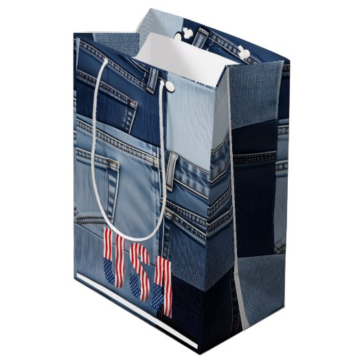 Elegant Simple Custom Packaging for Celebrations  Mittlere Geschenktüte (Rückseite Schrägansicht)