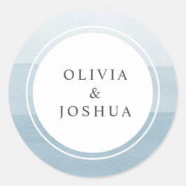 Elegant Simple Dusty Blue Watercolor Ombre Wedding Runder Aufkleber
