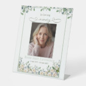 Elegant Simple Eucalyptus Photo In loving memory Sockelschild (Vorderseite)