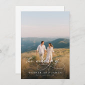 Elegant Simple Script QR Code Budget Photo Wedding Einladung (Vorne/Hinten)