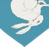 Elegant sitzend weißes Bunny Rabbit auf Dunkelblau Kurzer Tischläufer (Ecke)