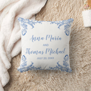 Elegant Soft Royal Blue Watercolor Couple Kissen