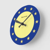 Elegant Stars on Blue and Yellow Runde Wanduhr (Winkel)