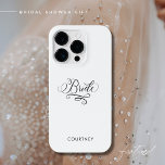 Elegant Stilvolle Kalligrafie Schwarz-Weiß-Brille iPhone 14 Pro Hülle<br><div class="desc">Dieses elegante weiße iPhone Gehäuse hat schwarze Kalligrafie mit dem Wort 'Bride'. Passen Sie dieses hübsche iPhone Gehäuse mit dem Namen der Braut an. Spaß Junggeselinnen-Abschied Geschenk!</div>