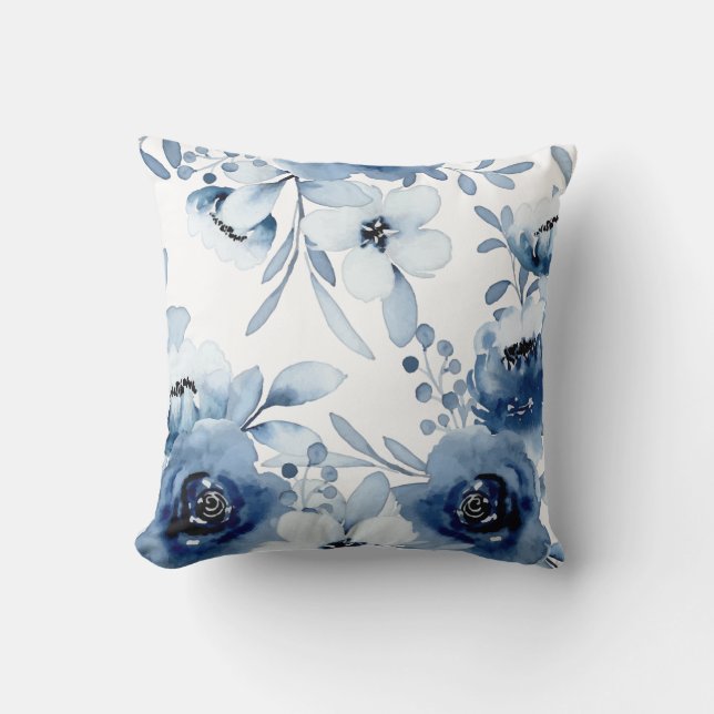 Elegant Stormy Blue Floral Watercolor Kissen (Vorderseite)
