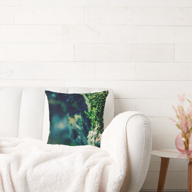 Elegant Throw Pillow - Blue Green Lichen Kissen (Liege)