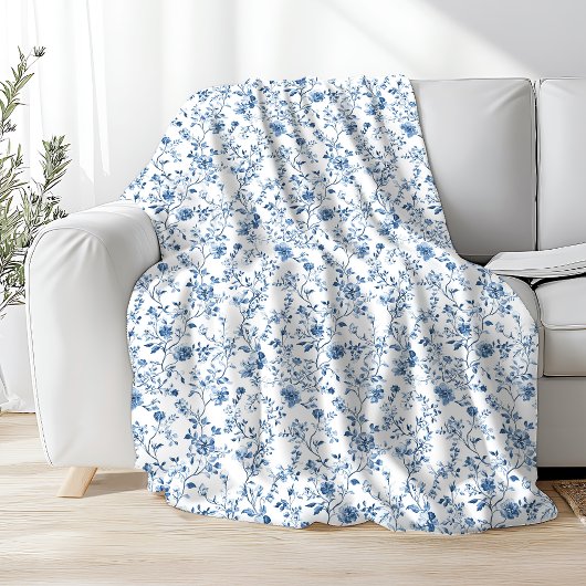 Elegant Toile Floral Pattern Blue and White Fleecedecke