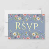 Elegant Traditiona Floral Dusty Blue Wedding RSVP Karte (Rückseite)
