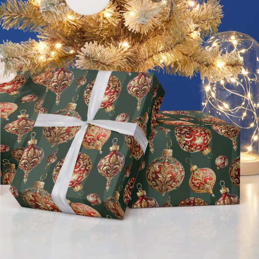Elegant Traditional Red & Gold Christmas Baubles Geschenkpapier (Feiertage)