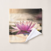 Elegant Trendy Girly, Lotus, Lake Badhandtuch Set (Waschlappen)