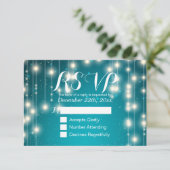 Elegant türkisfarbene String Lights Wedding RSVP A Karte (Stehend Vorderseite)