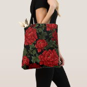 Elegant Vibrant Red Poppies in Bloom Tasche (Von Nahem)
