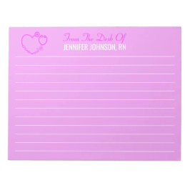 Elegant vom Schreibtisch des nurse Stethoscope nam Notizblock