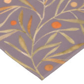 Elegant Watercolor Leaf Pattern  Purple Background Tischdecke (Schrägansicht)