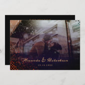 Elegant Wavy Burgundy Overlay Foto Wedding Einladung (Vorne/Hinten)