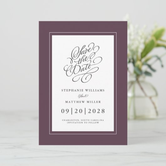 Elegant Wedding Chic Trendy Script Moody Lila Save The Date (Stehend Vorderseite)