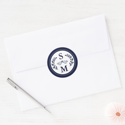Elegant Wedding Modern Monogram Navy Blue Gevor Runder Aufkleber (Umschlag)