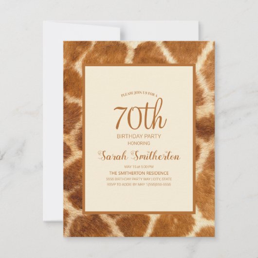 Elegant Whimsical Giraffe Print 70. Geburtstag Einladung (Vorderseite)