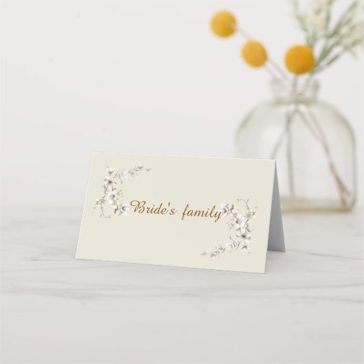 Elegant White Botanical Blossom Ivory Wedding Platzkarte (Vorderseite)