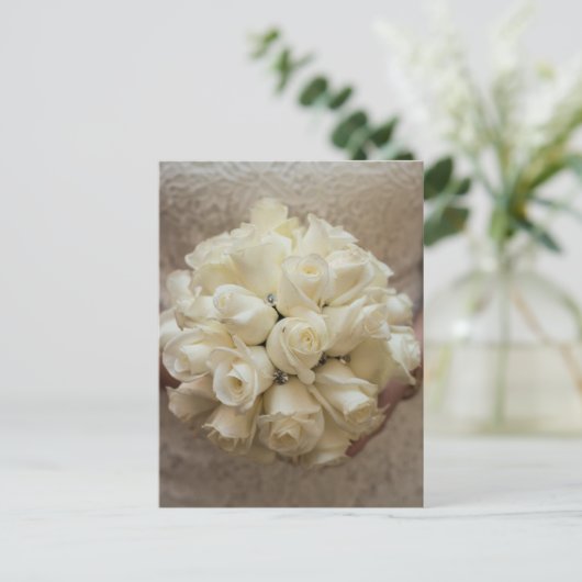 Elegant White Bridal Bouquet Postkarte (Stehend Vorderseite)