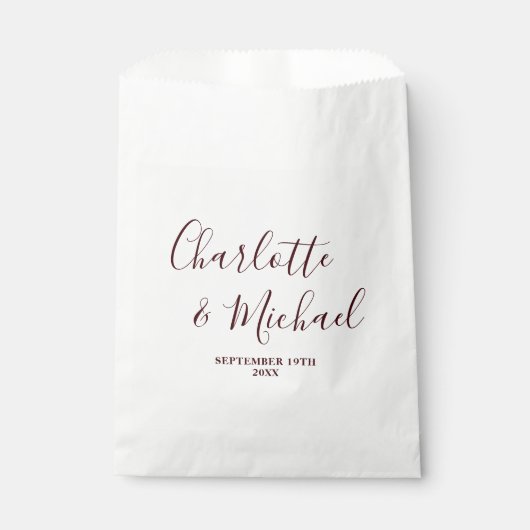 Elegant White & Burgundy Script Minimalist Wedding Geschenktütchen (Vorderseite)
